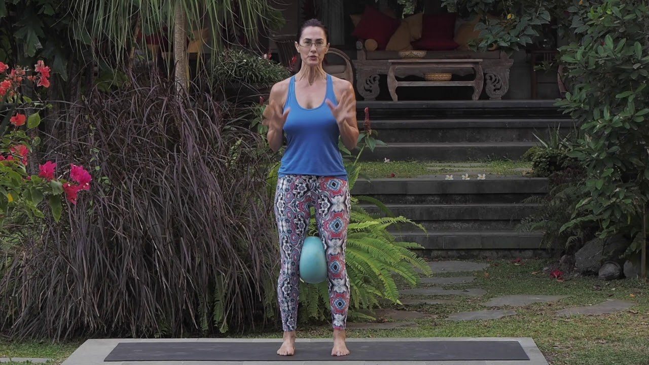 Toned In 20 Thursday with Elaine Reynolds – Pilates Ball Toned In 20 Thursday with Elaine Reynolds – Pilates Ball