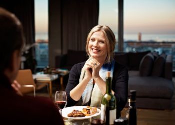 5 Positive Signs To Look For In Midlife Romance