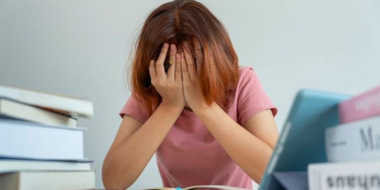 Supporting Your Adult Daughter: Tips For Women Over 50 Supporting Your Adult Daughter: Tips For Women Over 50