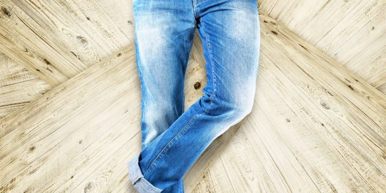 4 Best Jeans For Petites: The Perfect Cut 4 Best Jeans For Petites: The Perfect Cut