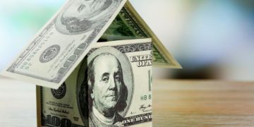 4 Steps To Transform Your Relationship With Money: Stay Clear And Present In Life