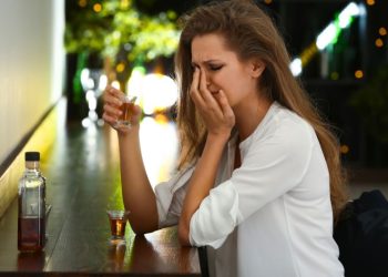 Is Your Adult Daughter Struggling With Alcohol? – 6 Urgent Actions To Take Now