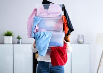 5 Easy Decluttering Hacks For A Stress-Free And Joyful Holiday Season