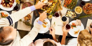8 Guiltless Ways To Set Boundaries With Your Family Over The Holidays