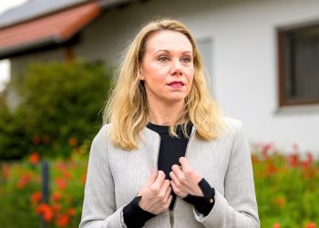 Navigating Midlife Without Children: 5 Steps To Finding Fulfillment