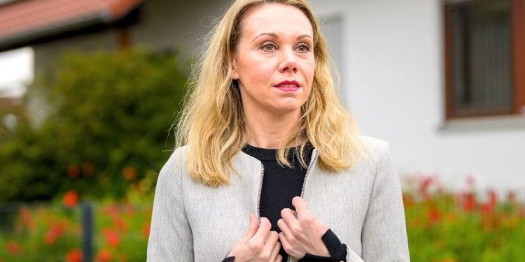 Navigating Midlife Without Children: 5 Steps To Finding Fulfillment