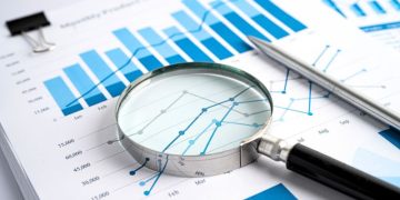 Financial Trends To Avoid: The Risks Of Gold, AI, And Influencer Investments