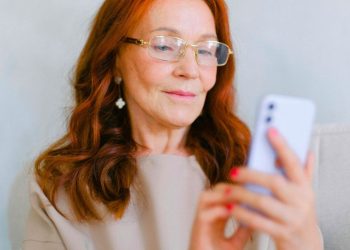 Smart Dating: 12 Essential Safety Guidelines For Women