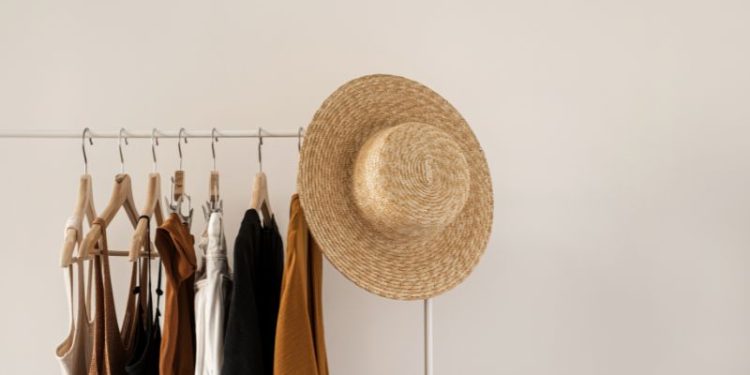 How To Dress For Menopause: 5 Things You Need For Comfort And Style How To Dress For Menopause: 5 Things You Need For Comfort And Style