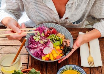 How To Get Glowing Skin From The Inside Out: Foods, Habits, And A Few Fun Experiments How To Get Glowing Skin From The Inside Out: Foods, Habits, And A Few Fun Experiments