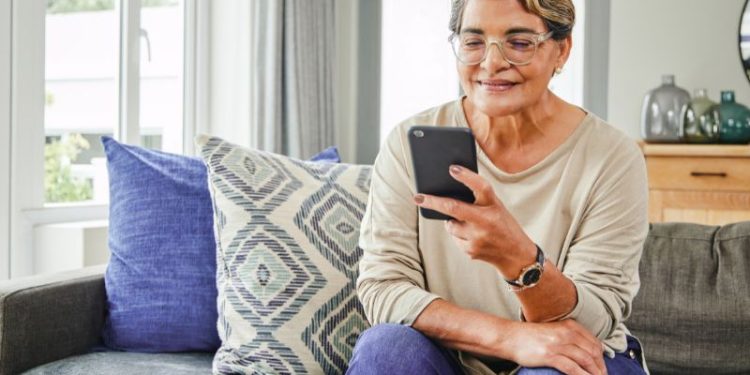 Dating Profile Tips For Women Over 50: What To Write (And What To Avoid) Dating Profile Tips For Women Over 50: What To Write (And What To Avoid)