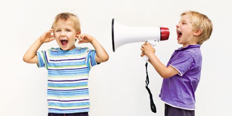 How To Handle Difficult Feedback: 4 Empowering Ways To Respond Gracefully