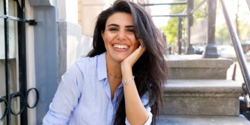 10 Ways To Build Dating Confidence For Women Over 50 (And Own Your Main Character Energy)