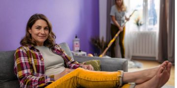 A Midlife Woman’s Guide To Same-Day Cleaning: Services, Options, and Benefits