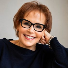 beverley glazer color august 2026 headshot