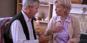 Signs of Incompatibility When Dating Over 50: Fair Warning